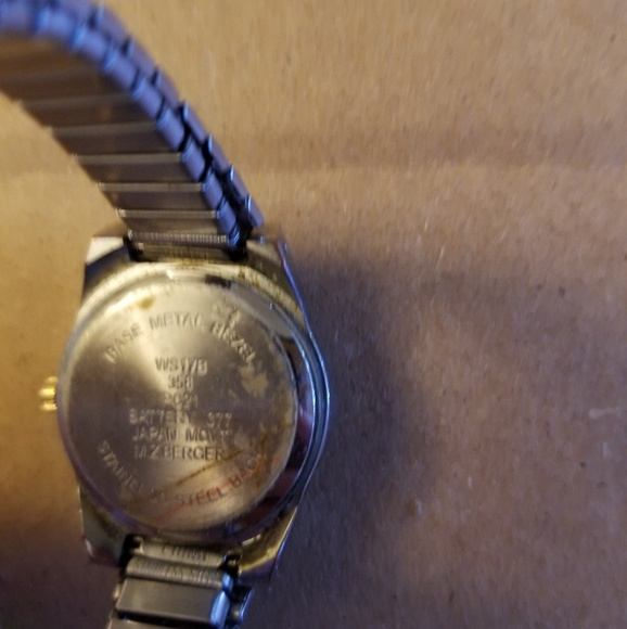 Quartz Watch - Picture 2 of 3